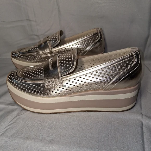 Dolce Vita Metallic Gold Platform Penny Loafers - Picture 1 of 8